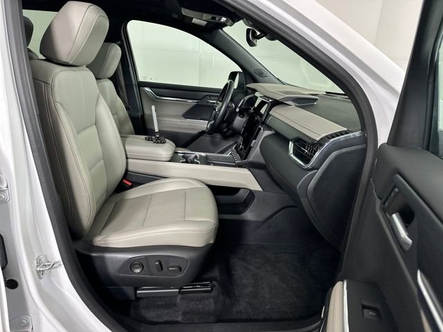 Used 2024 GMC Acadia Elevation w/ Luxury Package image 28