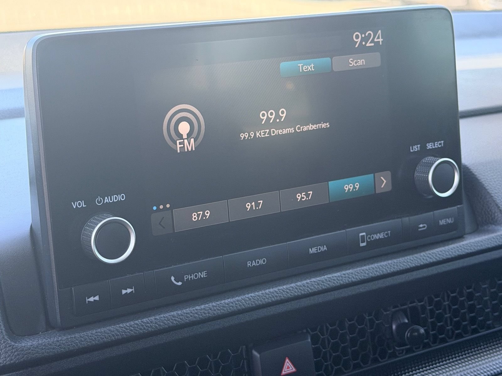 Used 2025 Honda CR-V LX image 27