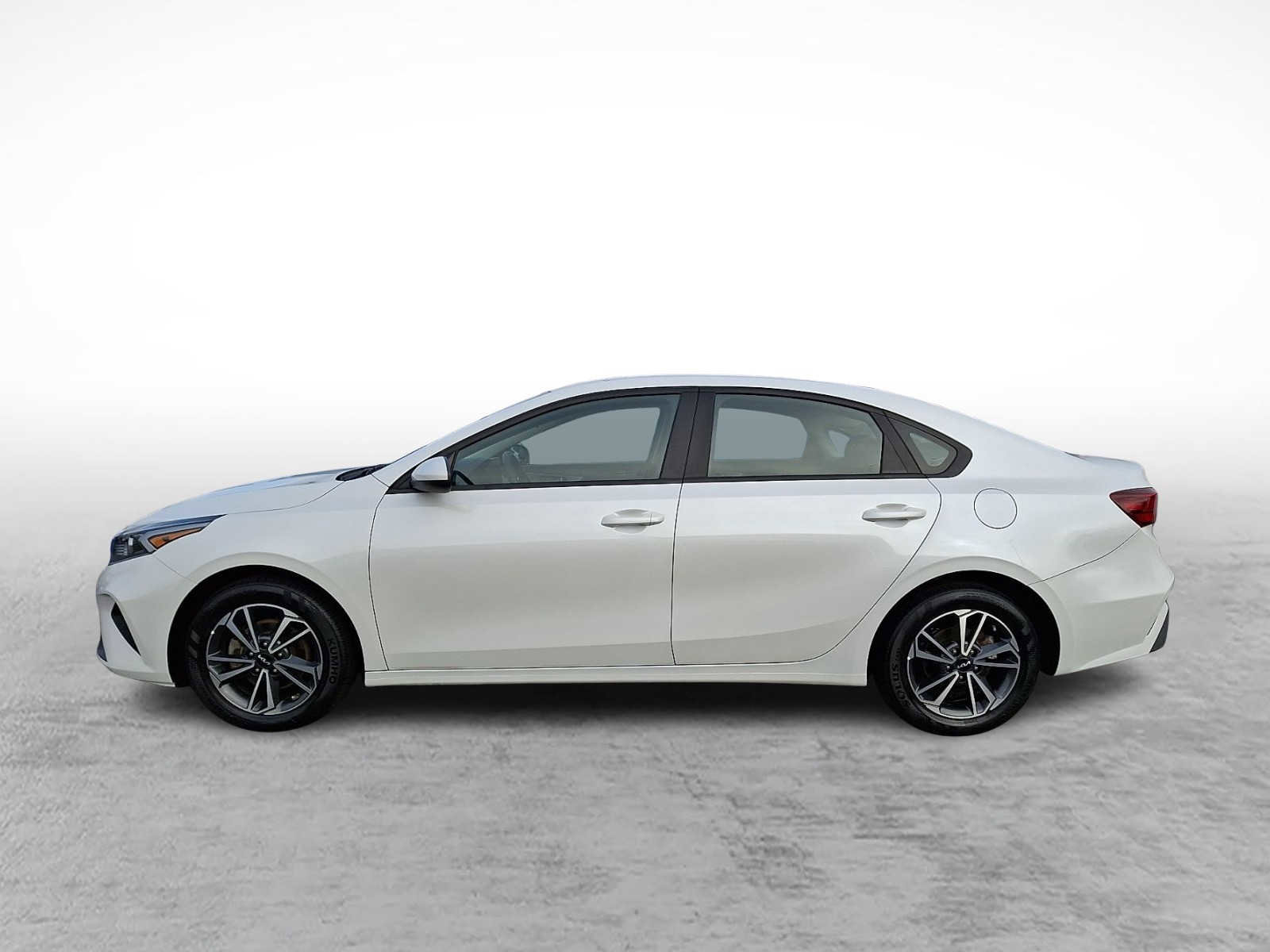 Used 2023 Kia Forte LXS image 6