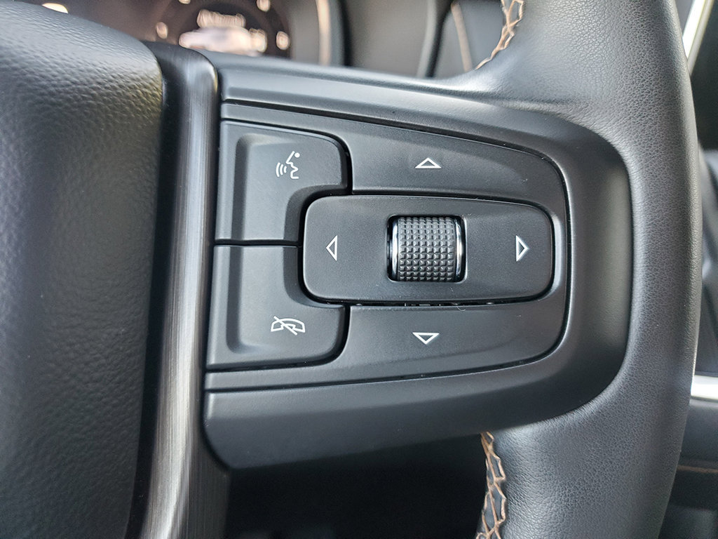Used 2023 GMC Yukon AT4 w/ LPO, Floor Liner Package AWD/4WD image 25
