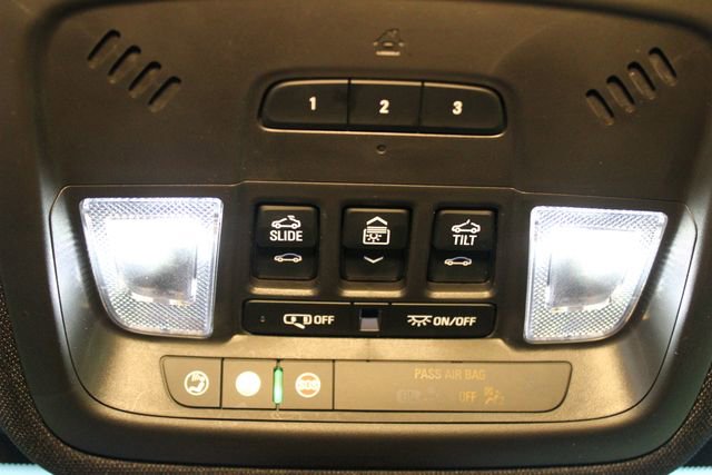 Used 2023 Chevrolet Traverse Premier AWD/4WD image 30