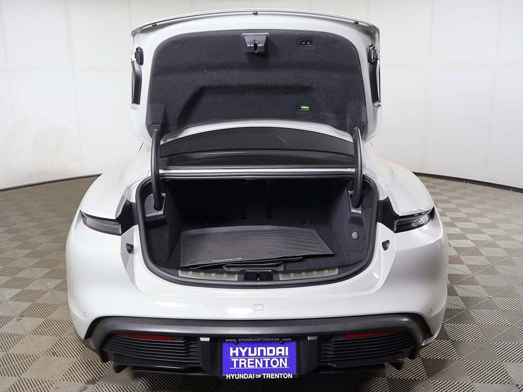 Used 2023 Porsche Taycan GTS image 16