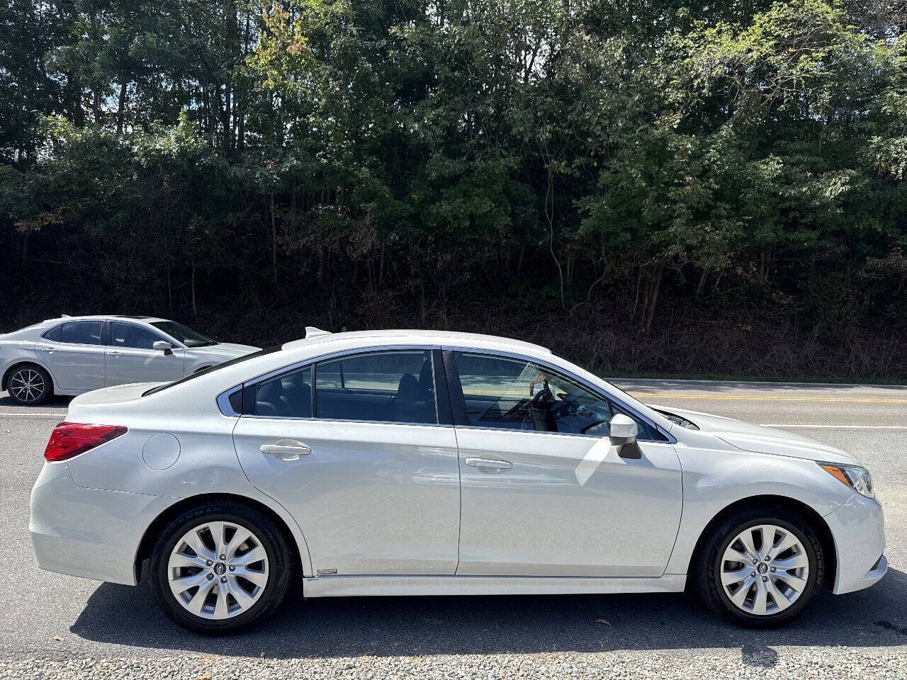 Used 2017 Subaru Legacy 2.5i Premium AWD/4WD image 6