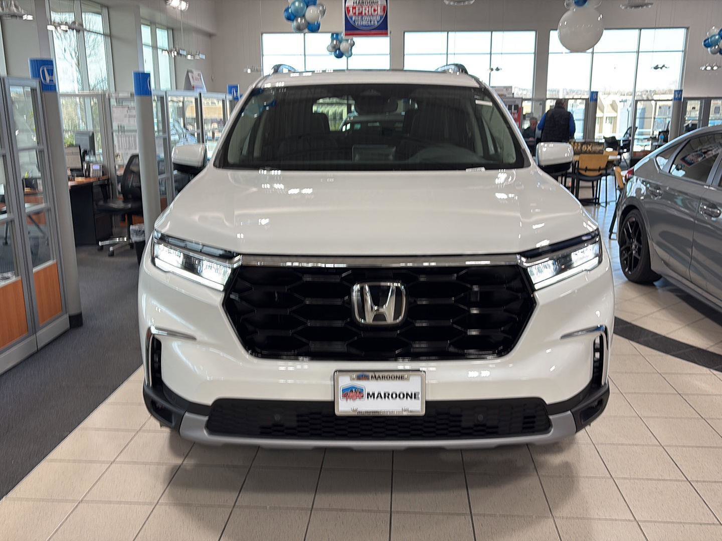 New 2025 Honda Pilot Touring image 2