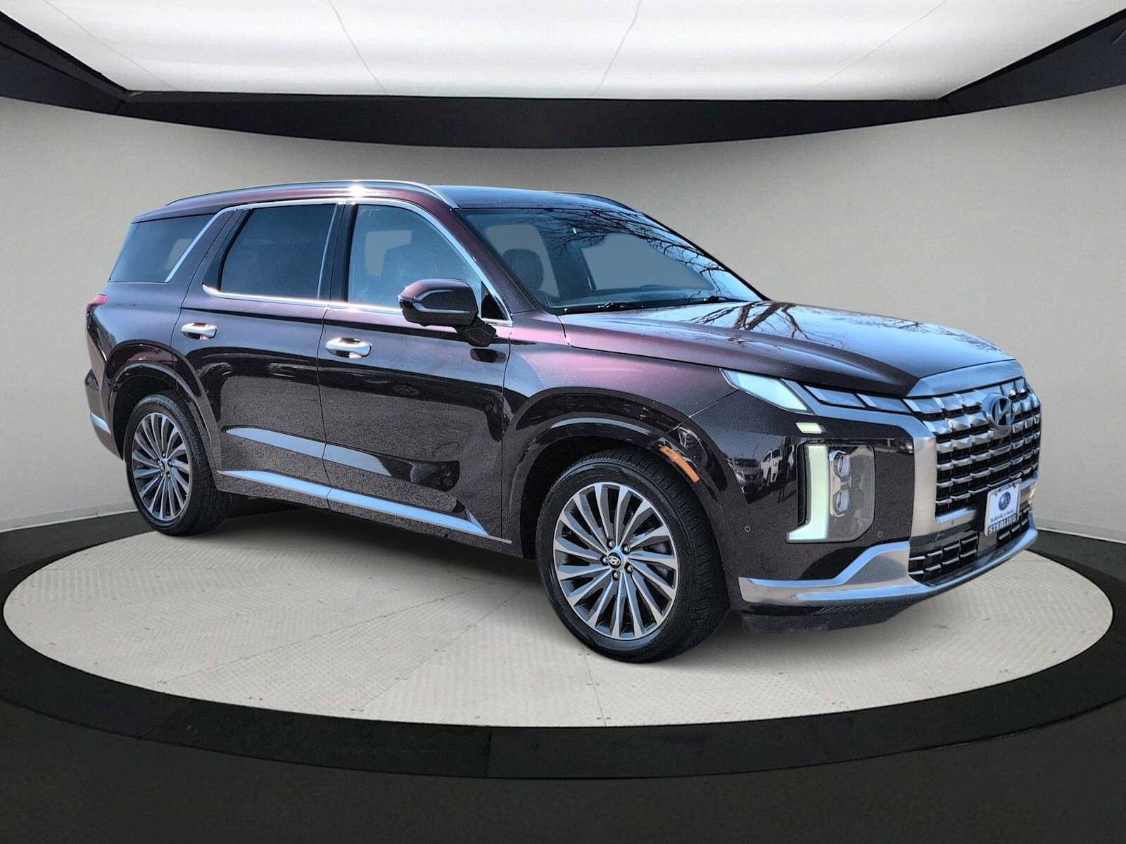 Used 2024 Hyundai Palisade Calligraphy image 2