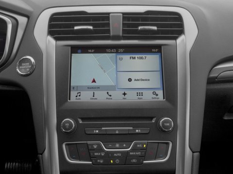 Used 2018 Ford Fusion SE w/ Fusion SE Technology Package image 17