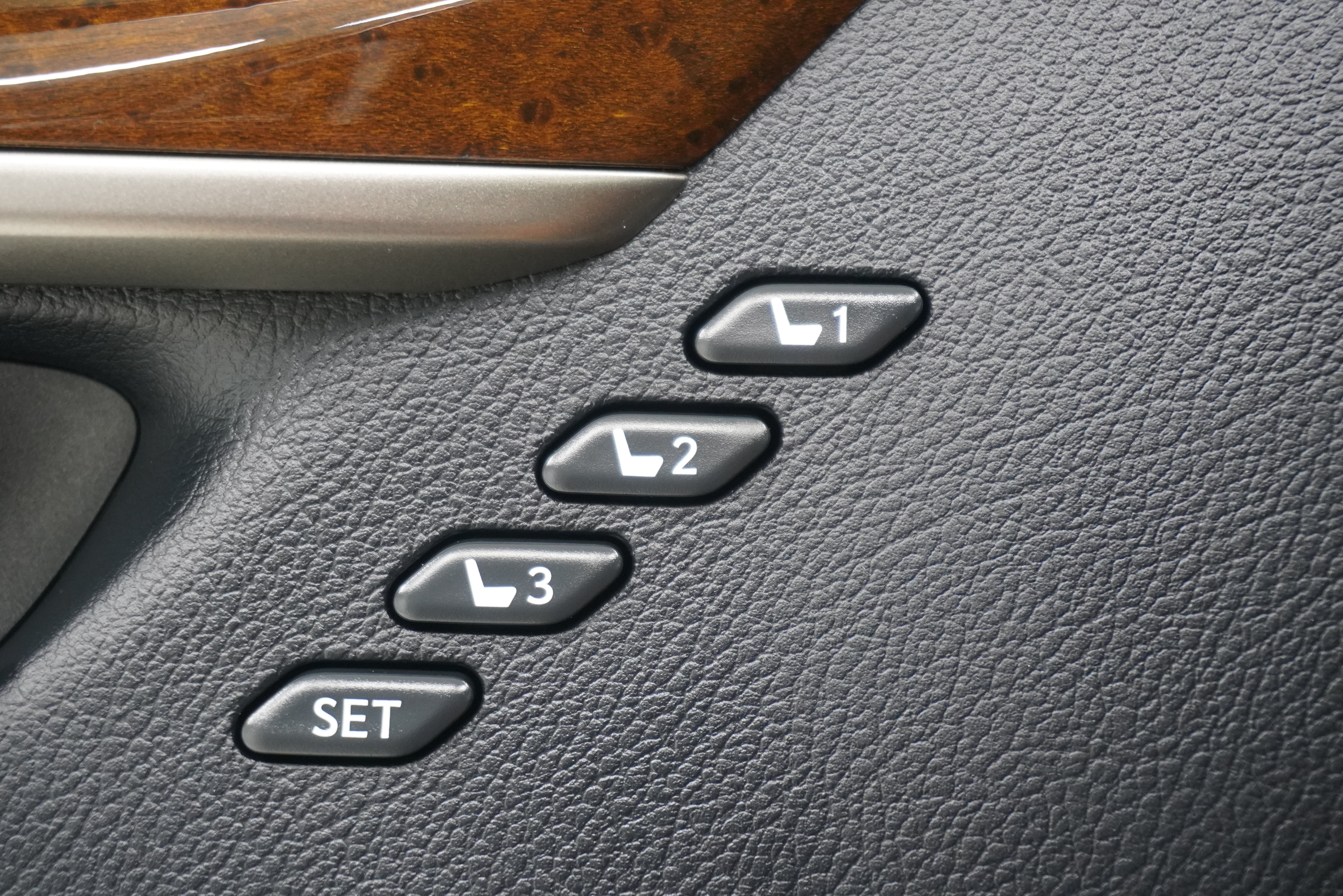 Used 2015 Lexus ES 350 w/ Premium Package FWD image 15