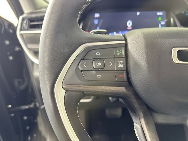 Used 2023 Jeep Grand Cherokee 30th Anniversary image 15