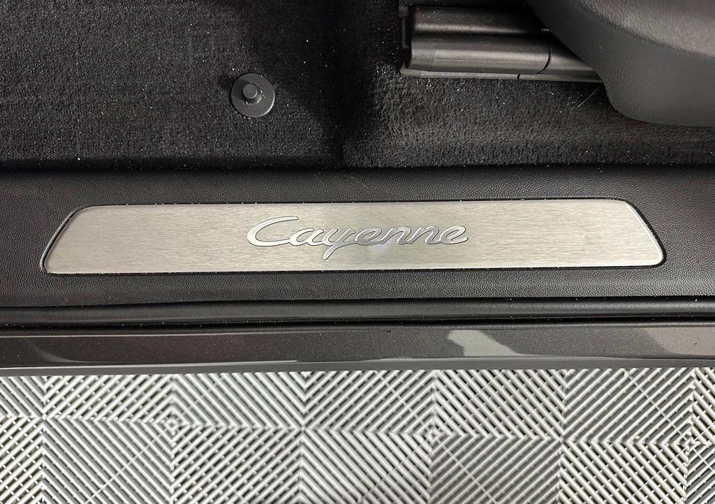 Certified 2023 Porsche Cayenne Coupe AWD/4WD image 20
