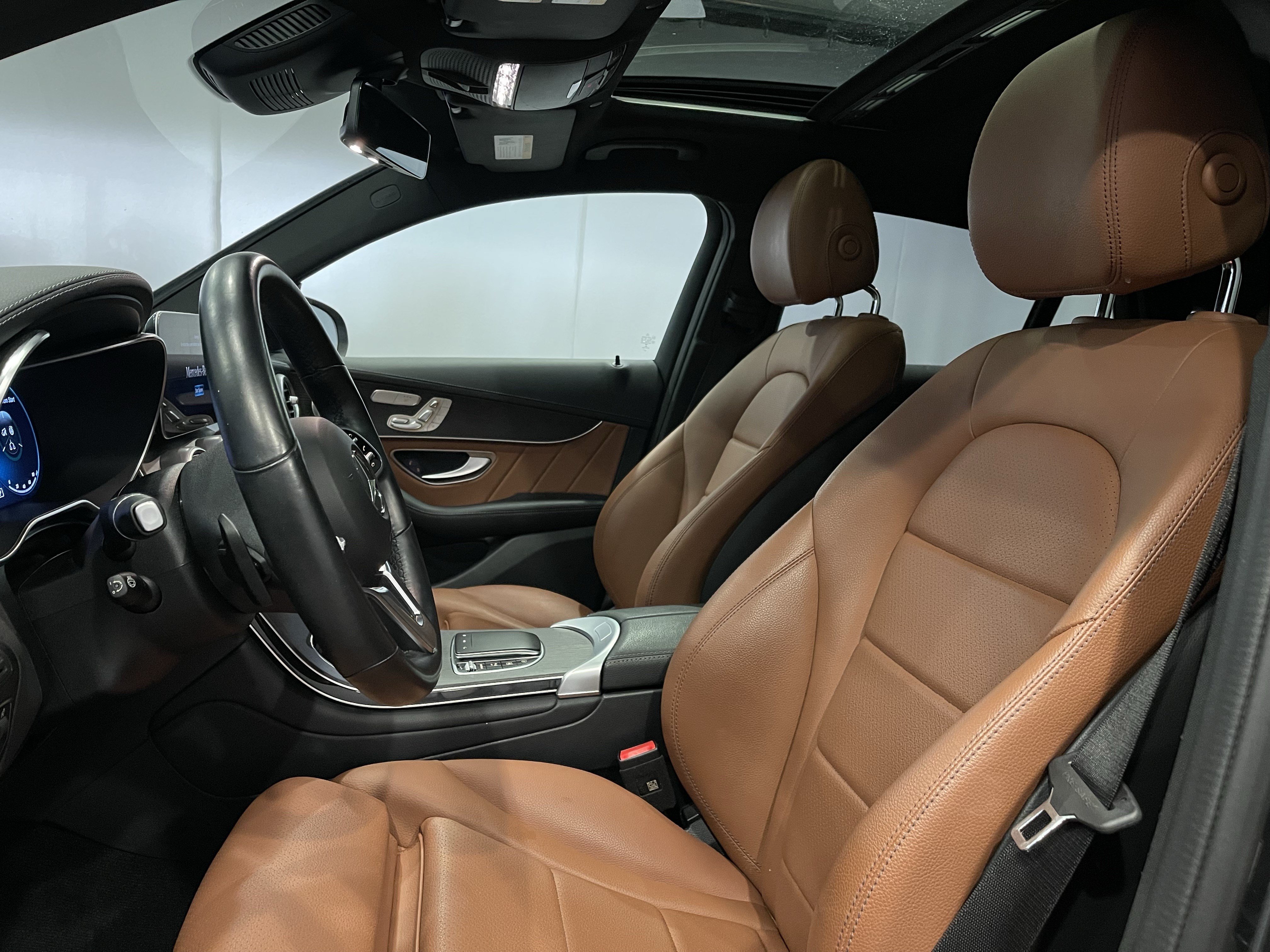 Used 2023 Mercedes-Benz GLC 300 4MATIC Coupe image 14