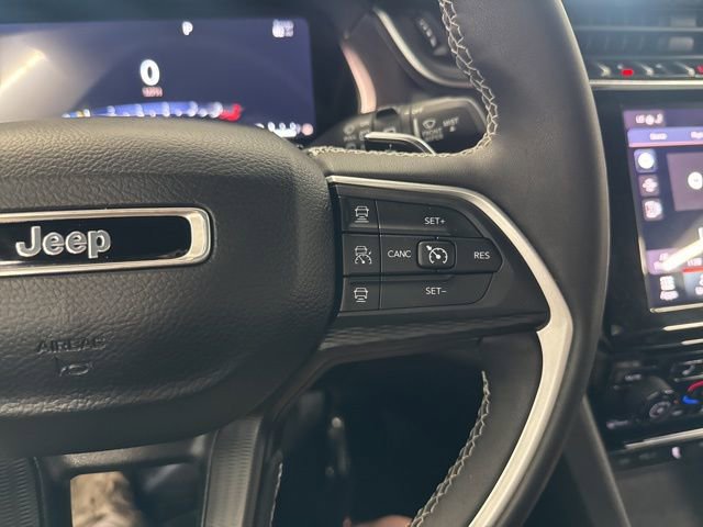 Used 2023 Jeep Grand Cherokee L Laredo image 39