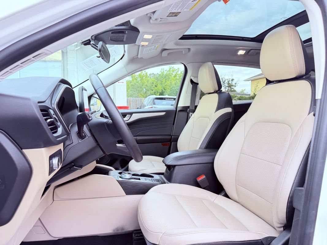 Used 2022 Ford Escape SEL w/ Technology Package AWD/4WD image 17