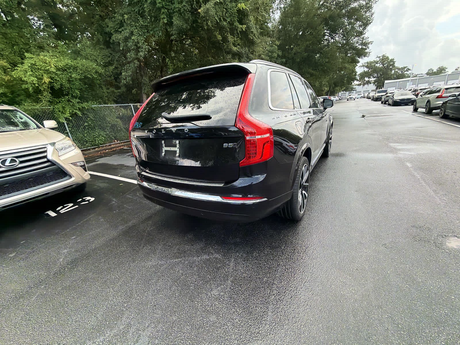 Used 2023 Volvo XC90 B5 Plus w/ Protection Package Premier AWD/4WD image 12