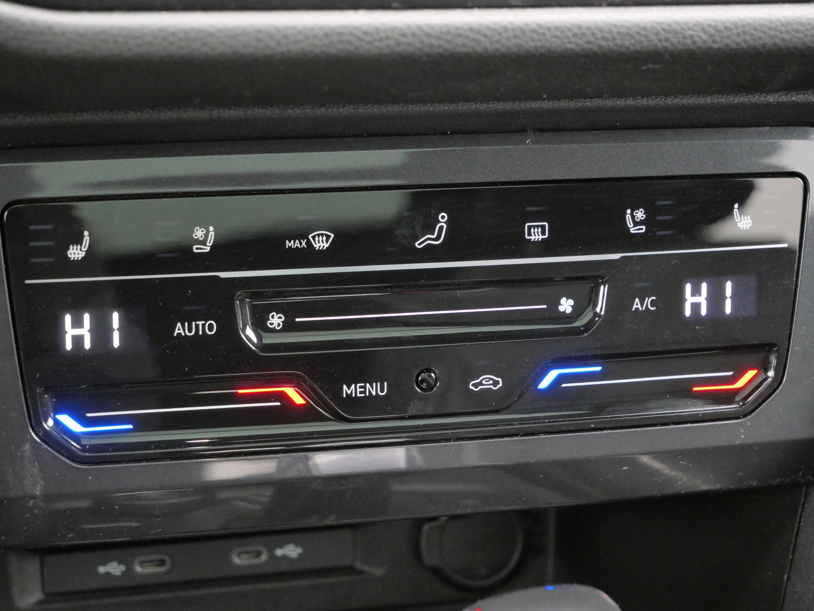 Used 2023 Volkswagen Tiguan SEL R-Line image 25