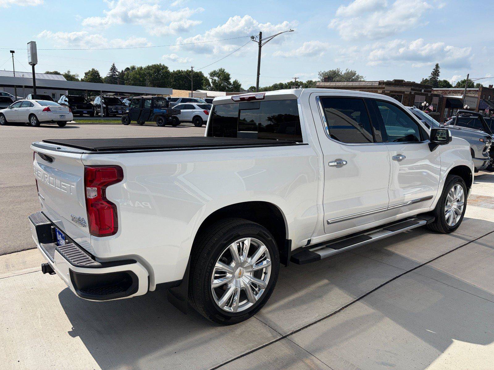 Used 2022 Chevrolet Silverado 1500 High Country AWD/4WD image 5
