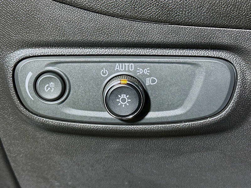 Used 2023 Chevrolet Equinox RS FWD image 10