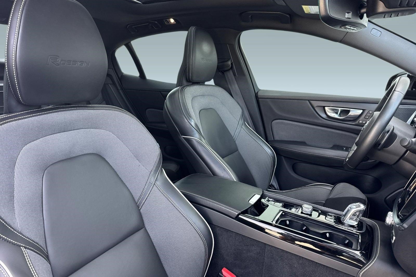 Used 2019 Volvo S60 T8 R-Design AWD/4WD image 35