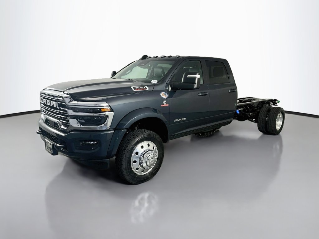 New 2026 RAM 4500 4x4 Crew Cab DRW w/ Laramie Trim Package image 3