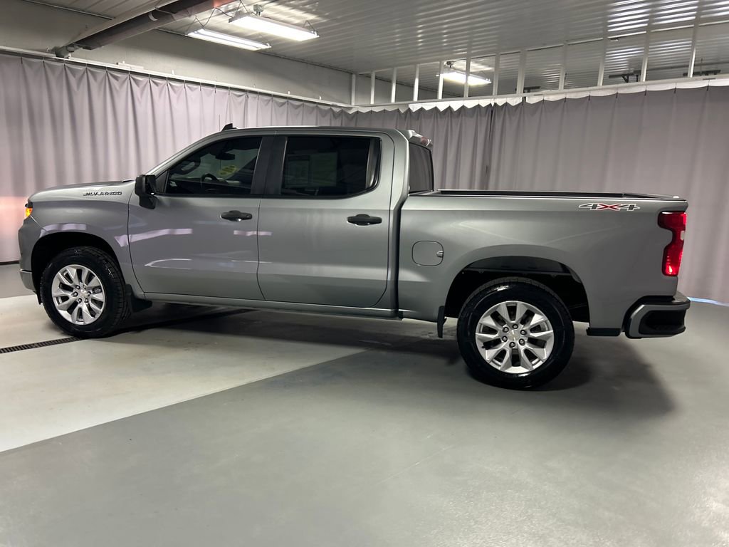Used 2023 Chevrolet Silverado 1500 Custom image 4
