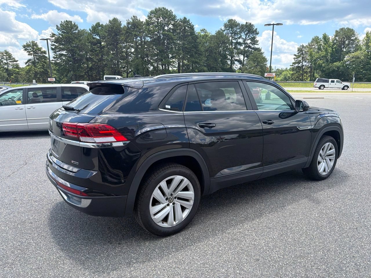 Used 2021 Volkswagen Atlas Cross Sport SE AWD/4WD image 8