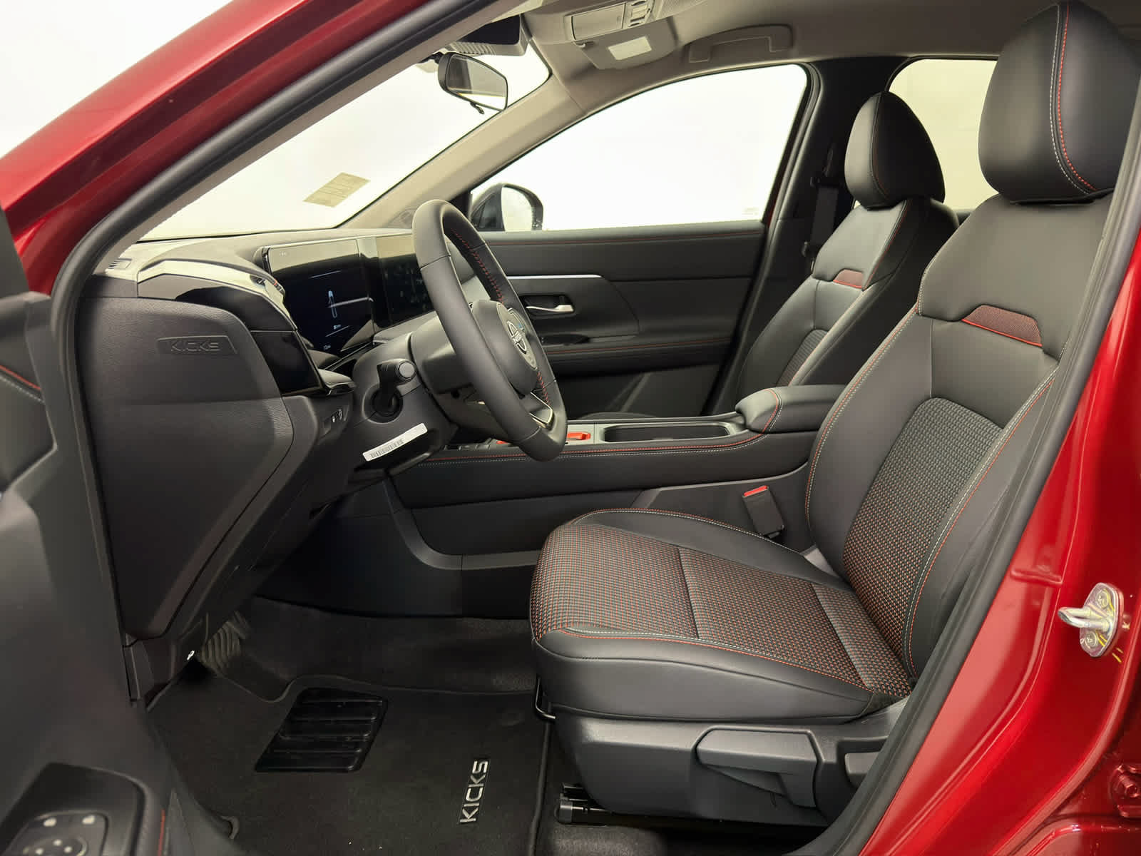 New 2026 Nissan Kicks SR w/ Cold Weather Package FWD image 14