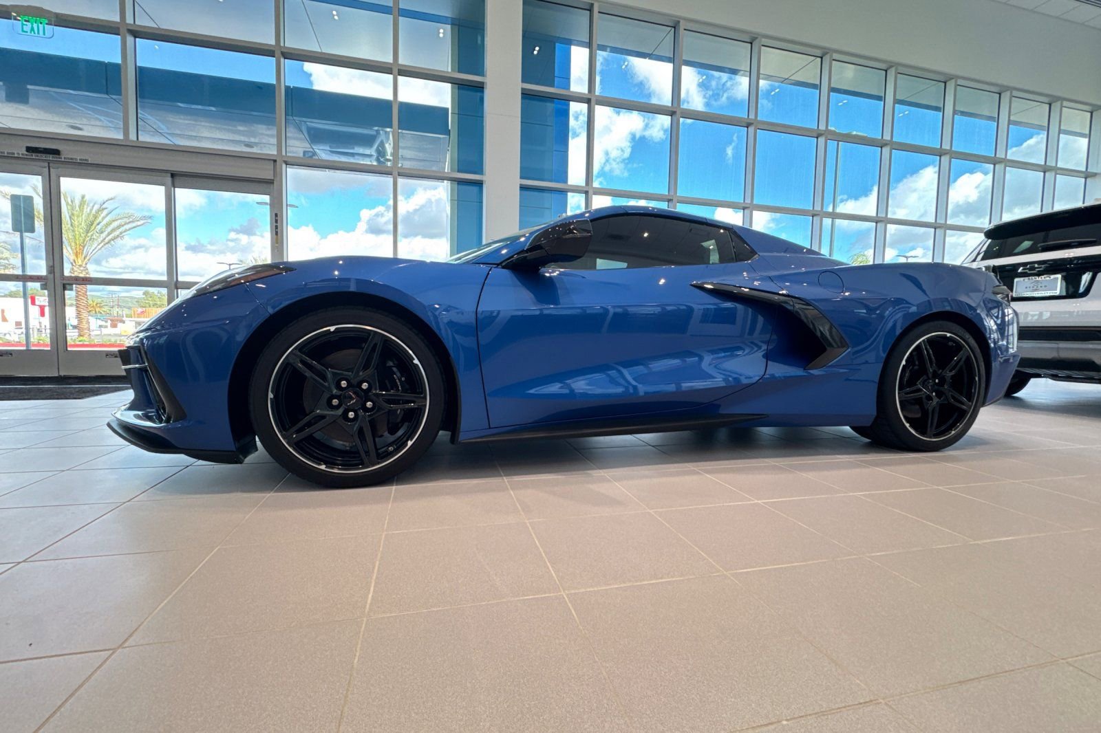 Used 2022 Chevrolet Corvette Stingray Convertible w/ Z51 Performance Package image 7