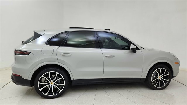 Used 2022 Porsche Cayenne image 6