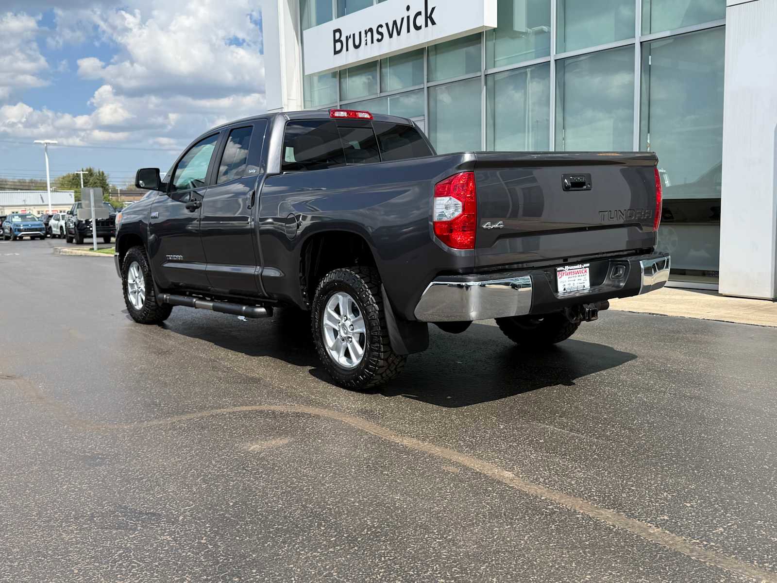 Used 2016 Toyota Tundra SR5 w/ SR5 Upgrade Package AWD/4WD image 6
