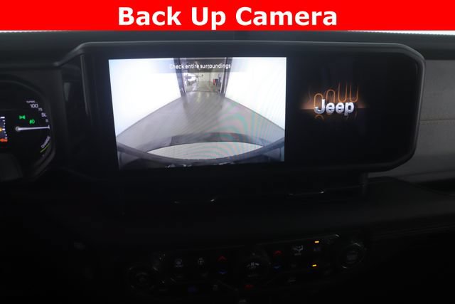 Used 2025 Jeep Wrangler Unlimited Sahara AWD/4WD image 22
