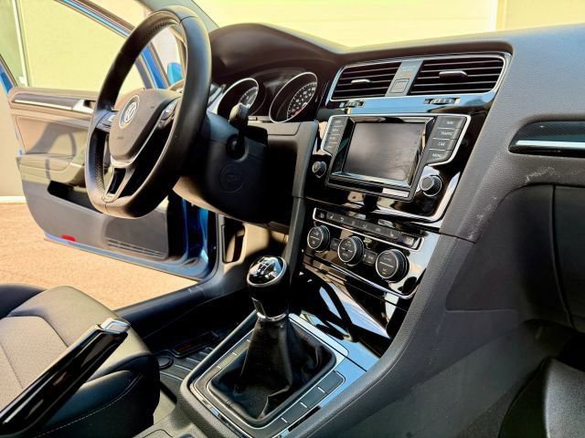 Used 2015 Volkswagen Golf TDI SEL w/ Lighting Package (SEL) image 26