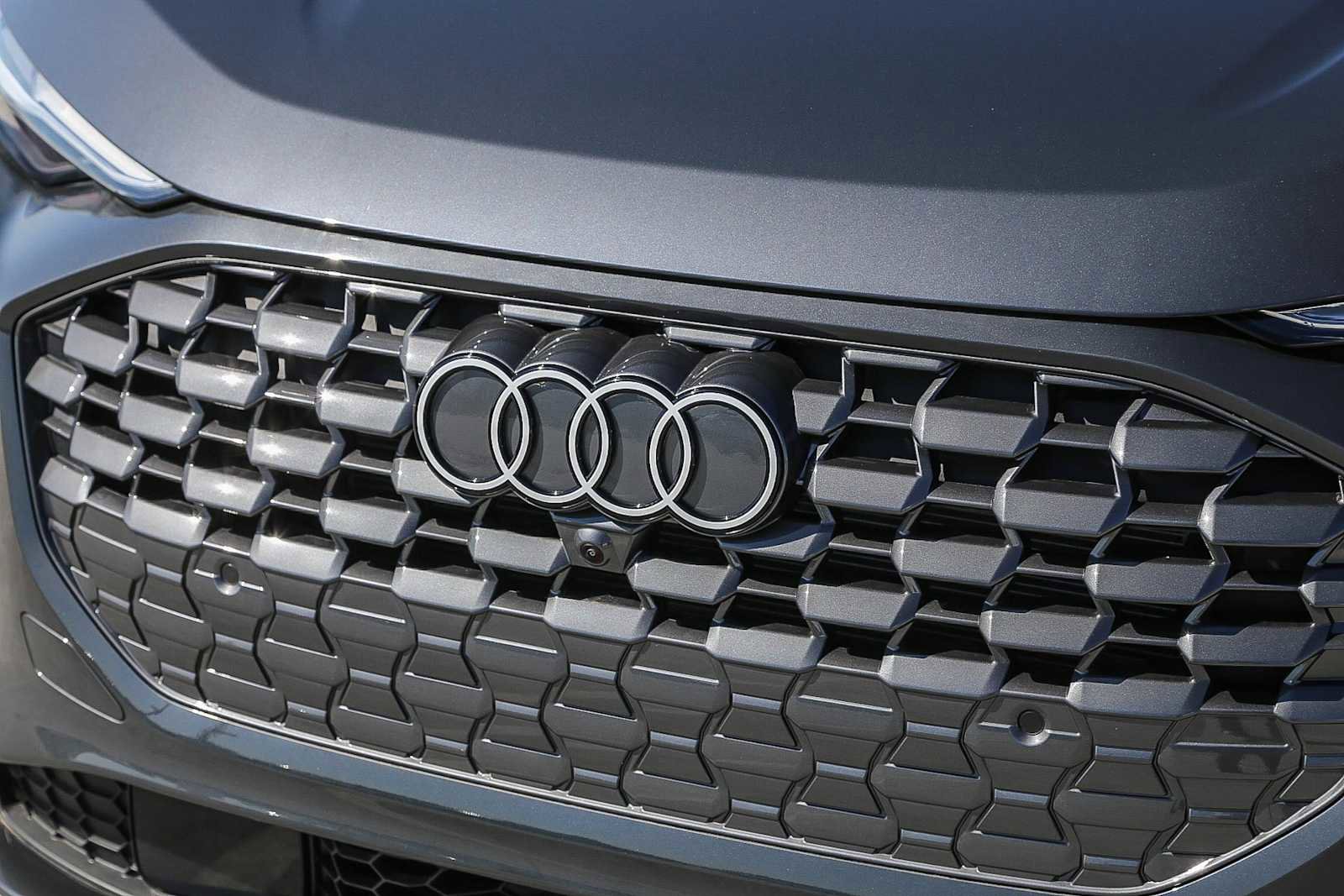 Used 2025 Audi Q5 Premium w/ Premium Plus AWD/4WD image 5