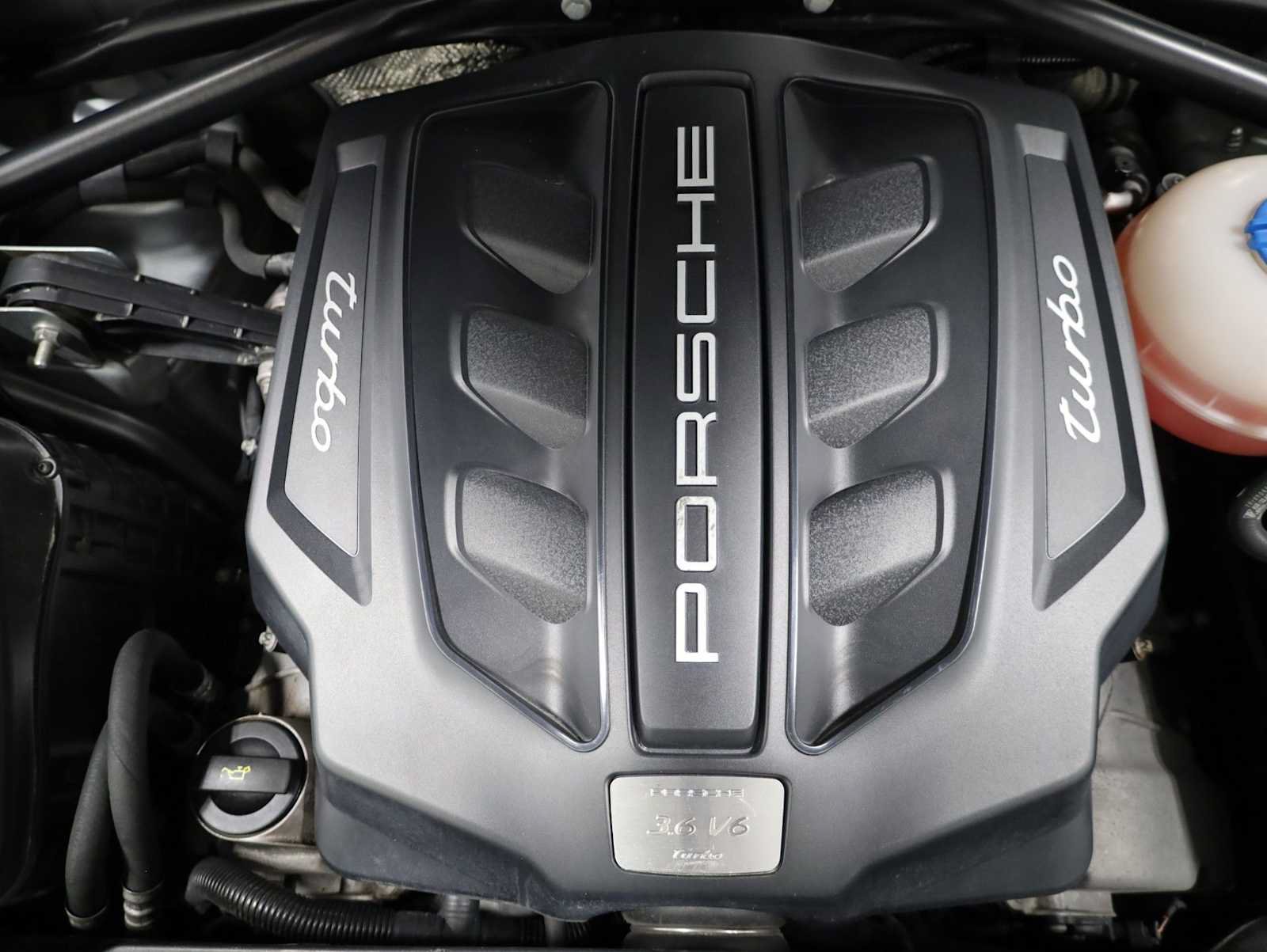 Used 2015 Porsche Macan Turbo AWD/4WD image 42