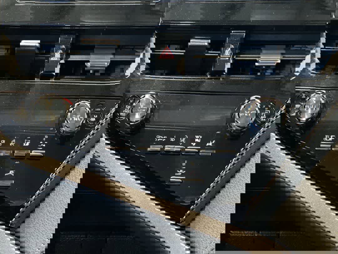 Used 2024 Toyota Camry LE FWD image 21