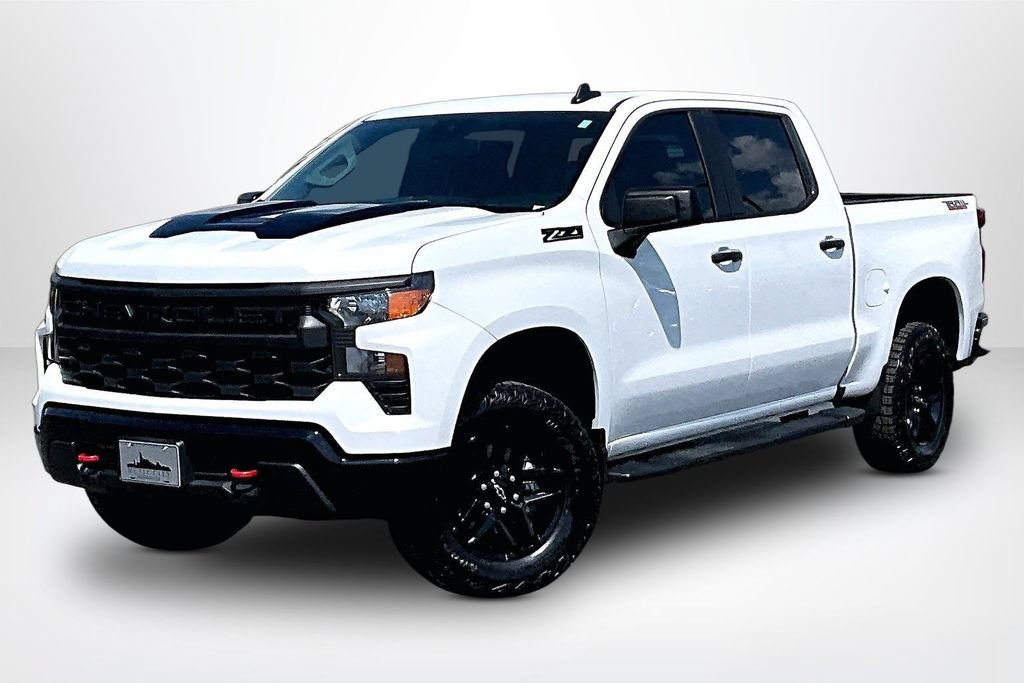 Used 2026 Chevrolet Silverado 1500 Custom Trail Boss w/ LPO, Dark Essentials Package AWD/4WD image 3