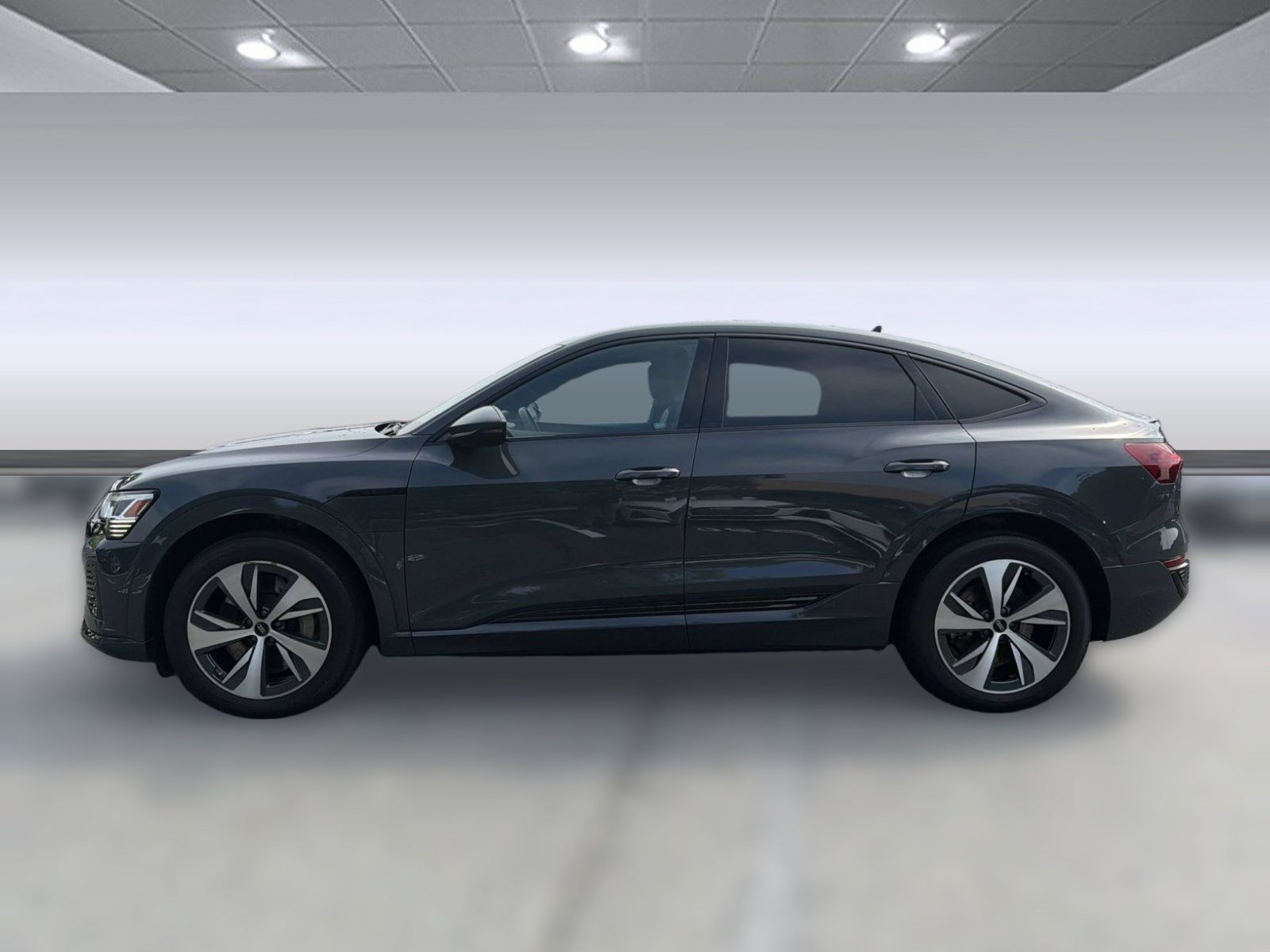 Used 2024 Audi Q8 e-tron Premium AWD/4WD image 2
