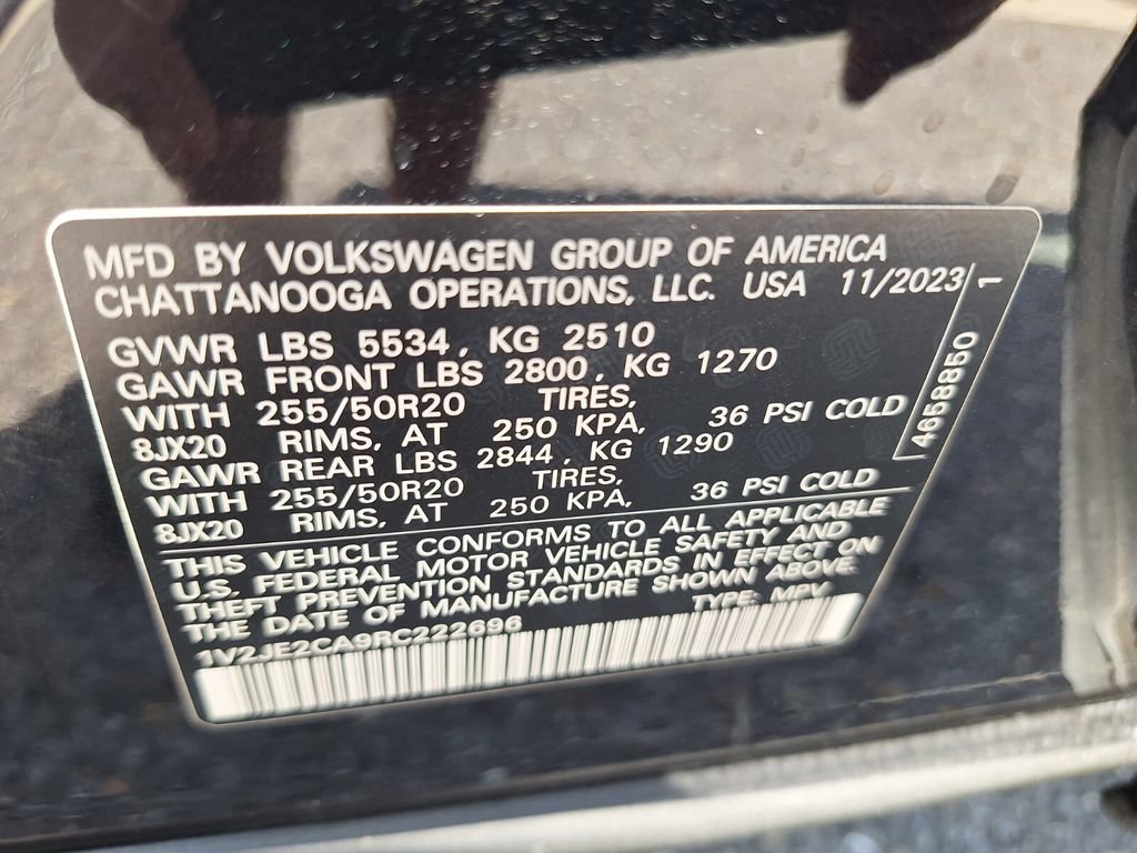 Used 2024 Volkswagen Atlas Cross Sport SE FWD image 31