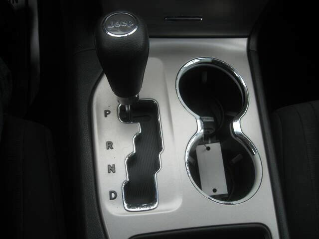 Used 2012 Jeep Grand Cherokee Laredo w/ Laredo E Group image 25