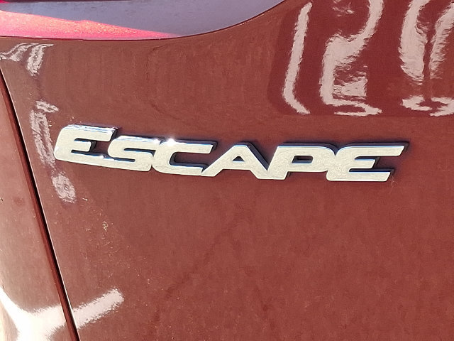 Used 2016 Ford Escape SE w/ SE Leather Comfort Package FWD image 29