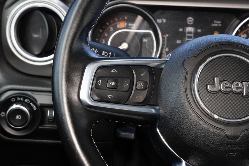 Used 2020 Jeep Wrangler Unlimited Sahara AWD/4WD image 25