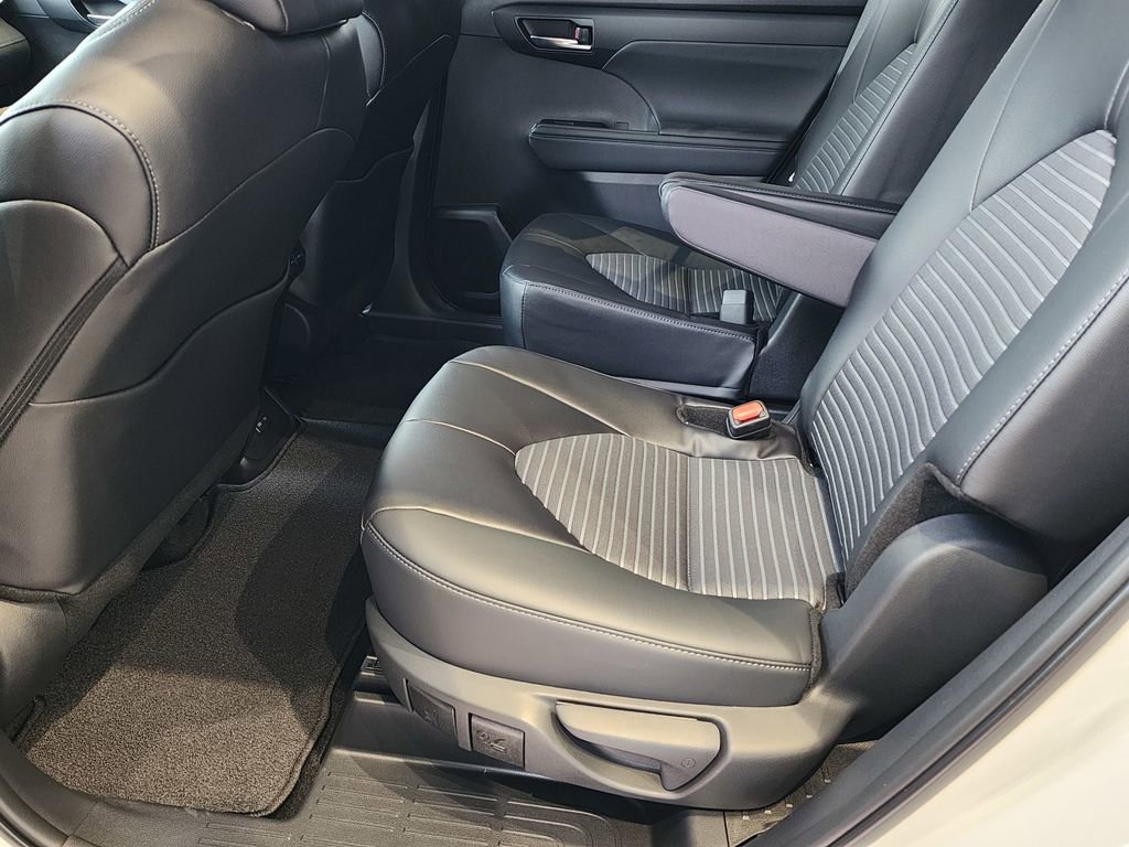 New 2026 Toyota Highlander XSE AWD/4WD image 10