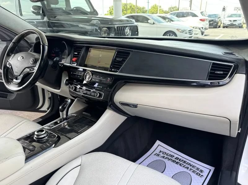 Used 2015 Kia K900 Luxury RWD image 49