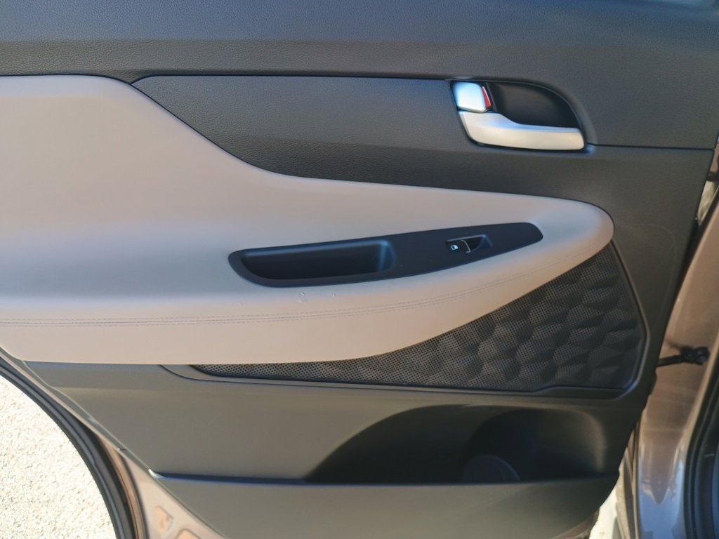 Used 2020 Hyundai Santa Fe SEL image 14