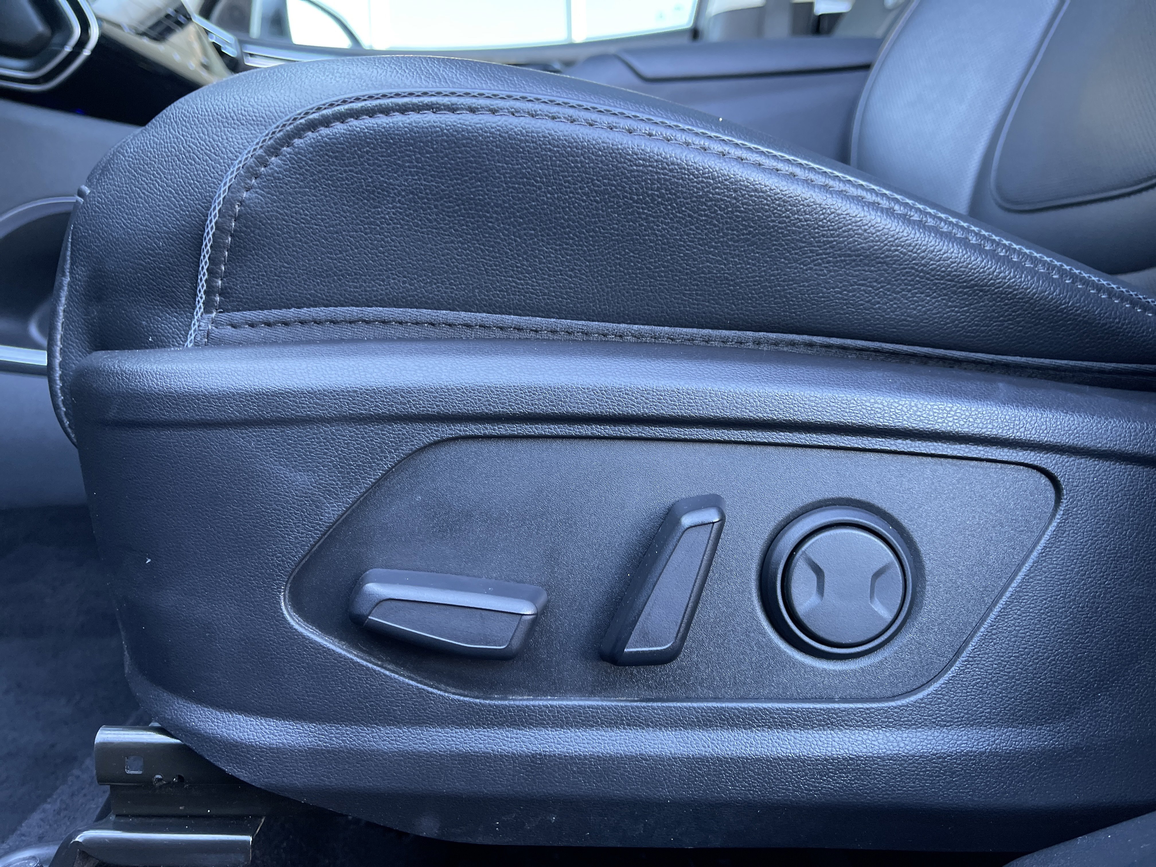 Used 2024 Hyundai Tucson Limited image 17