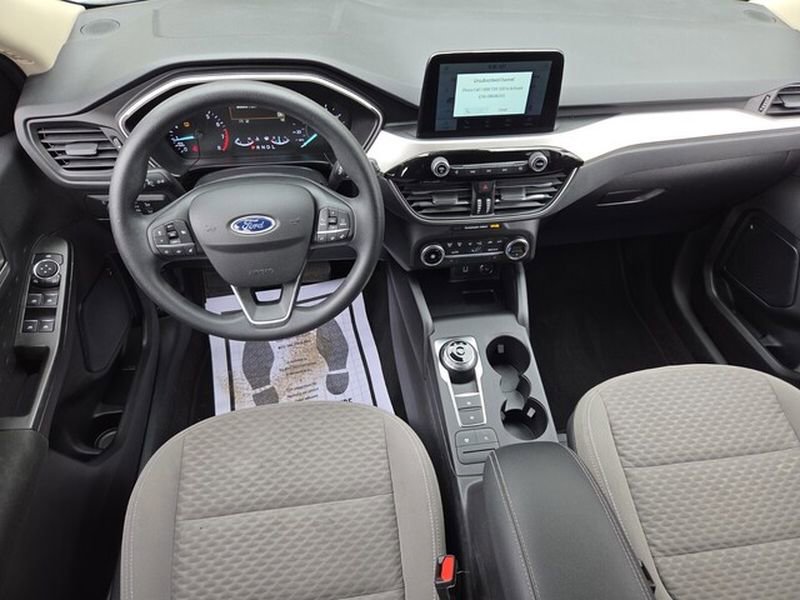 Used 2020 Ford Escape SE image 9