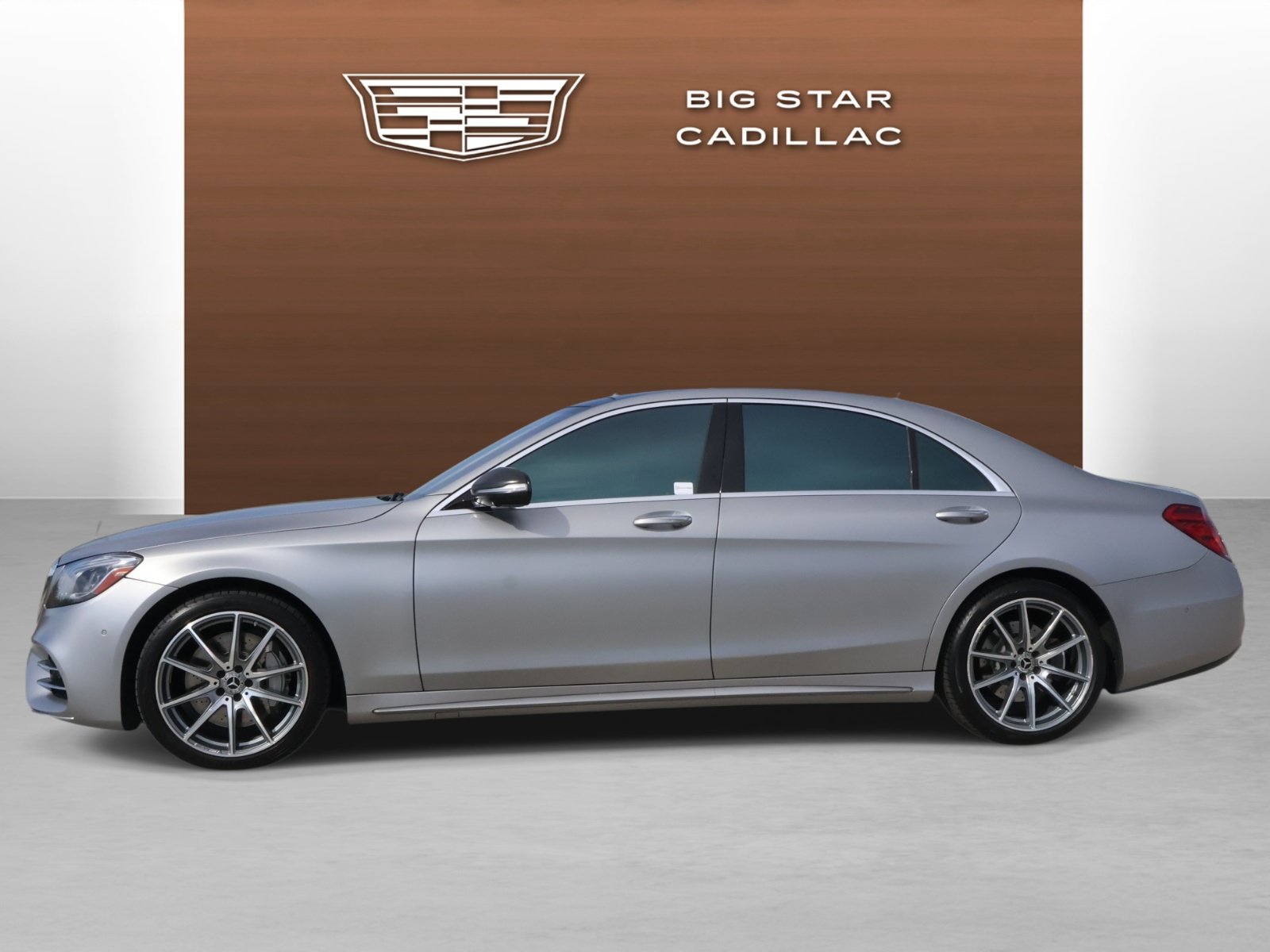 Used 2018 Mercedes-Benz S 560 Sedan image 2