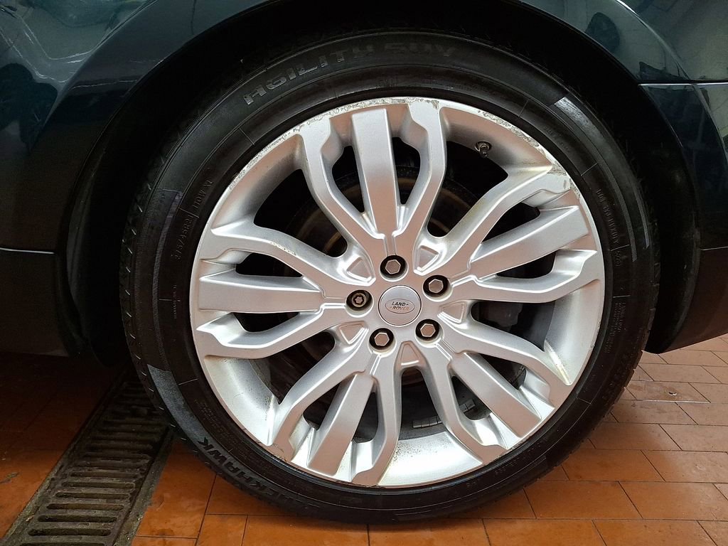 Used 2017 Land Rover Range Rover Sport HSE image 6