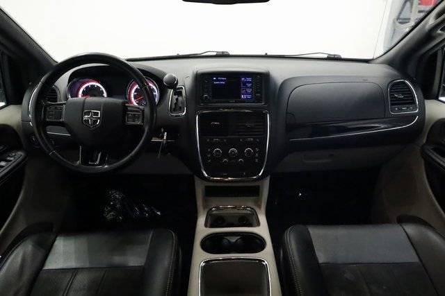 Used 2019 Dodge Grand Caravan SXT image 17
