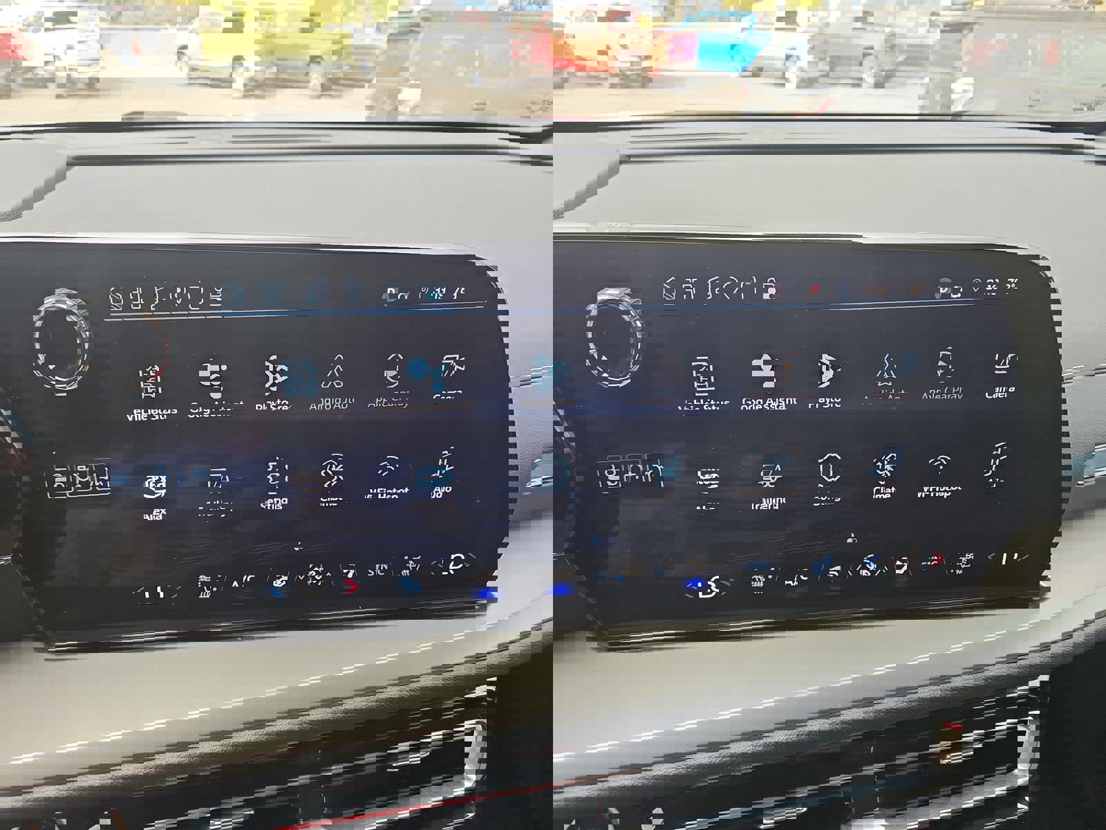 Used 2025 Chevrolet Traverse LT image 9