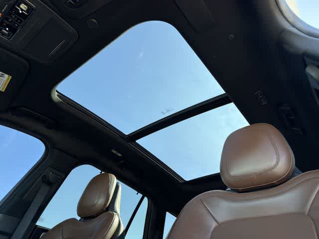 Used 2020 Lincoln Aviator Reserve w/ Equipment Group 201A AWD/4WD image 16