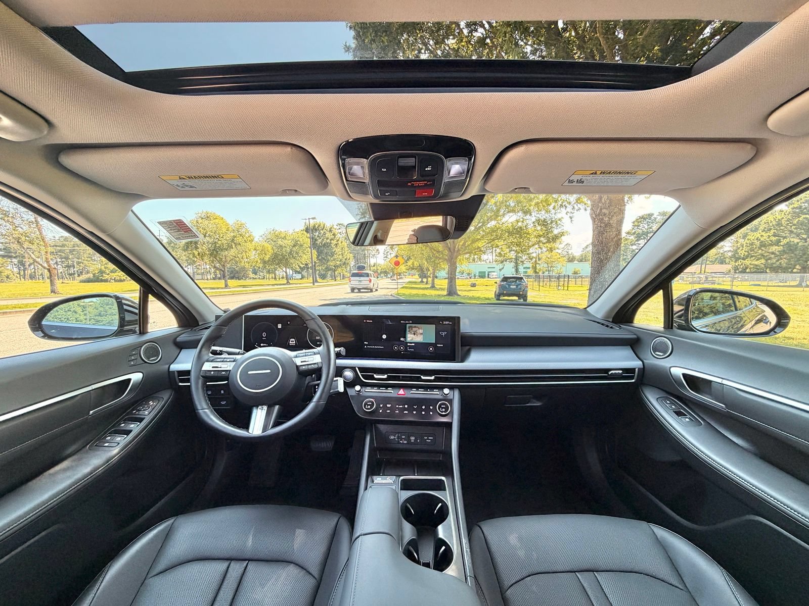 Used 2025 Hyundai Sonata Limited FWD image 2